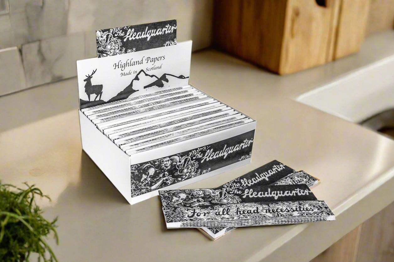 Highland Rolling Papers with Tips (Full Box of 24) Various Designs