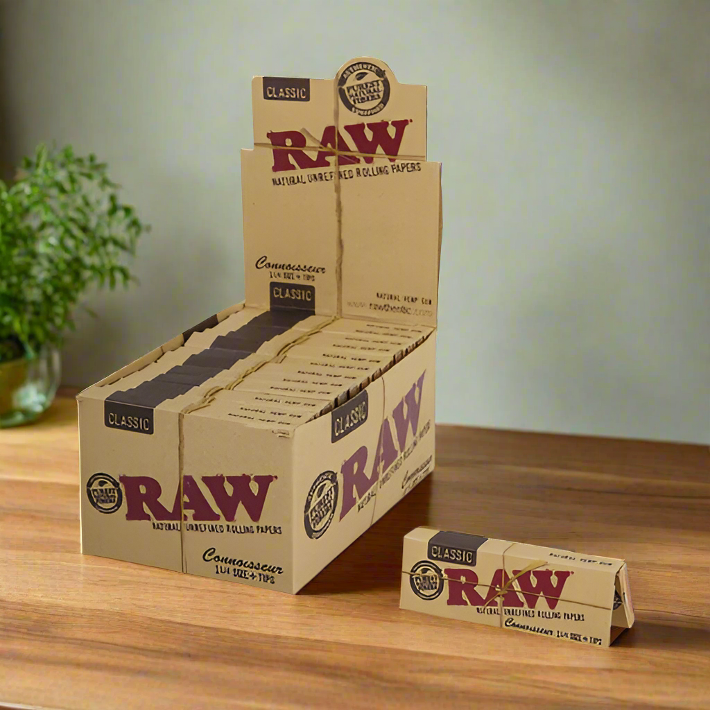 Raw Rolling Papers Connoisseur 1 1/4 Size + Tips