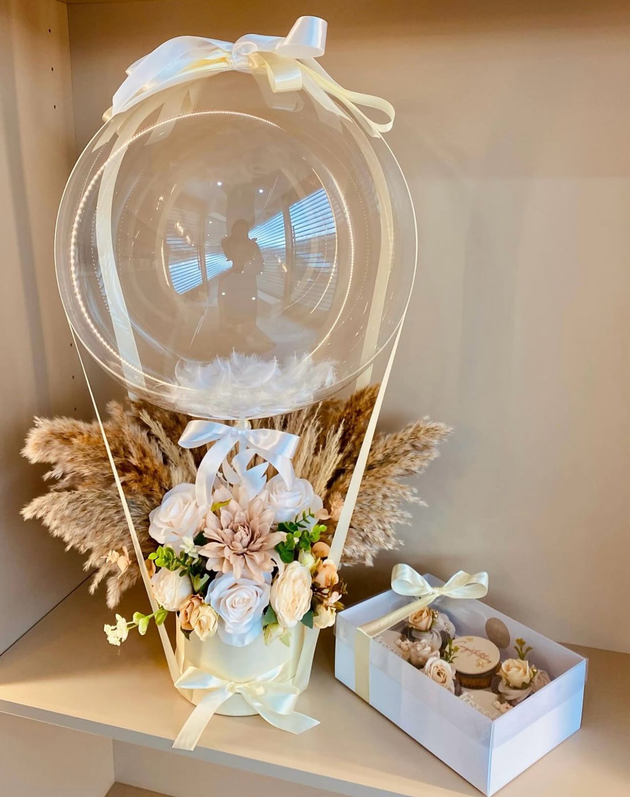 Luxury Personalised Flower Bouquet Balloons Bento Cakes & Cupcakes Gift Set