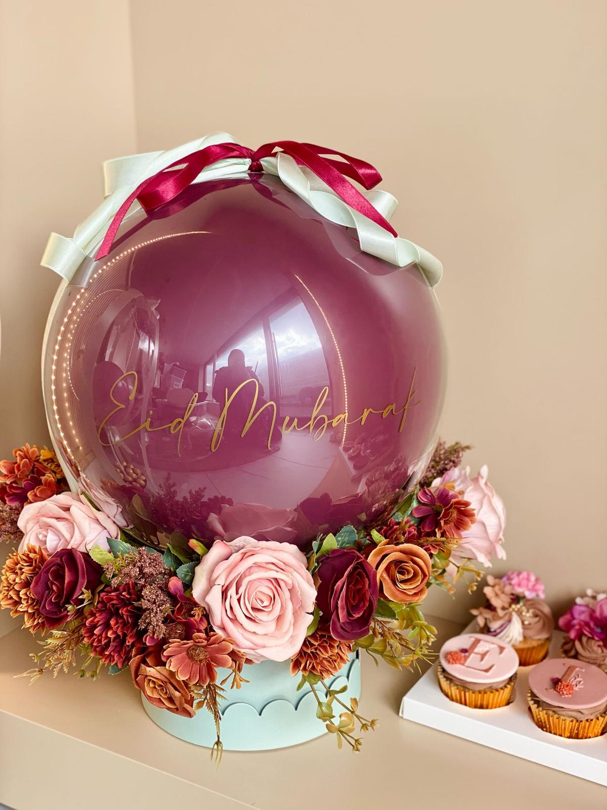 Luxury Personalised Flower Bouquet Balloons Bento Cakes & Cupcakes Gift Set