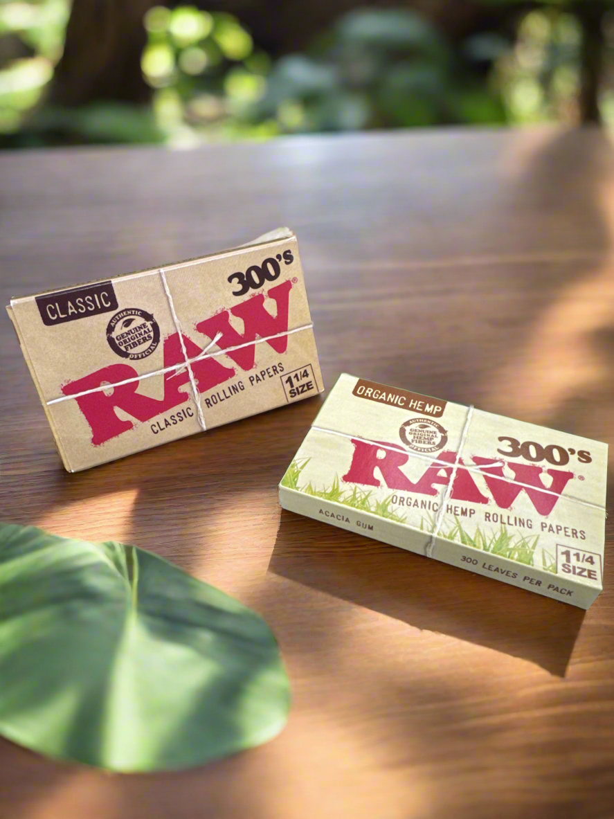 Raw 300’s Classing Rolling Papers 1 1/4 Size