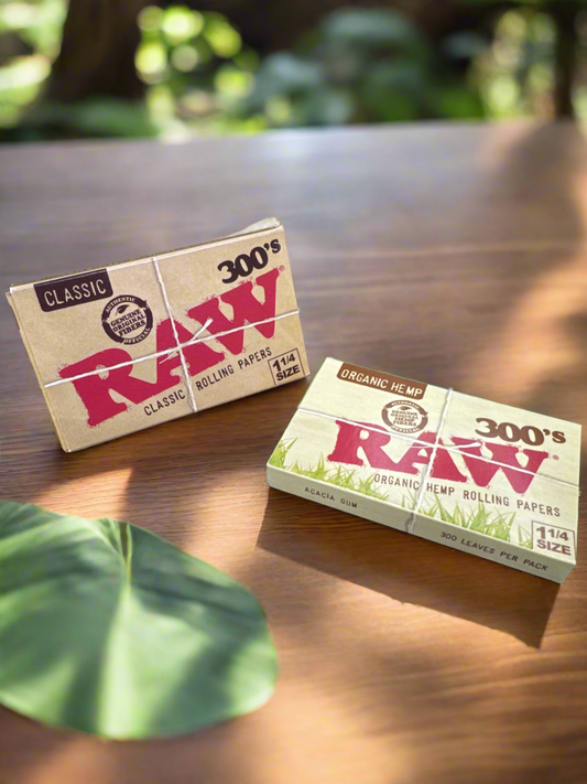 Raw 300’s Classing Rolling Papers 1 1/4 Size