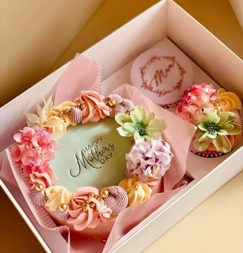 Luxury Personalised Flower Bouquet Balloons Bento Cakes & Cupcakes Gift Set