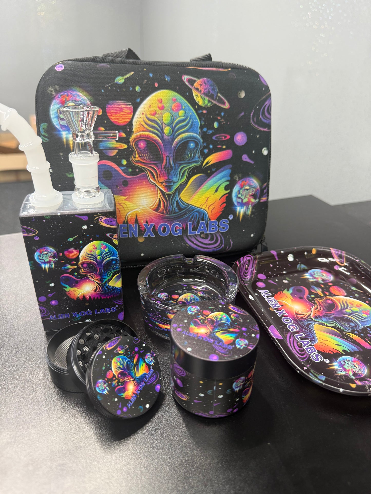 Smokers Gift Set 6pcs Bong Grinder Stash Tub Ashtray Cone Holder & Tray