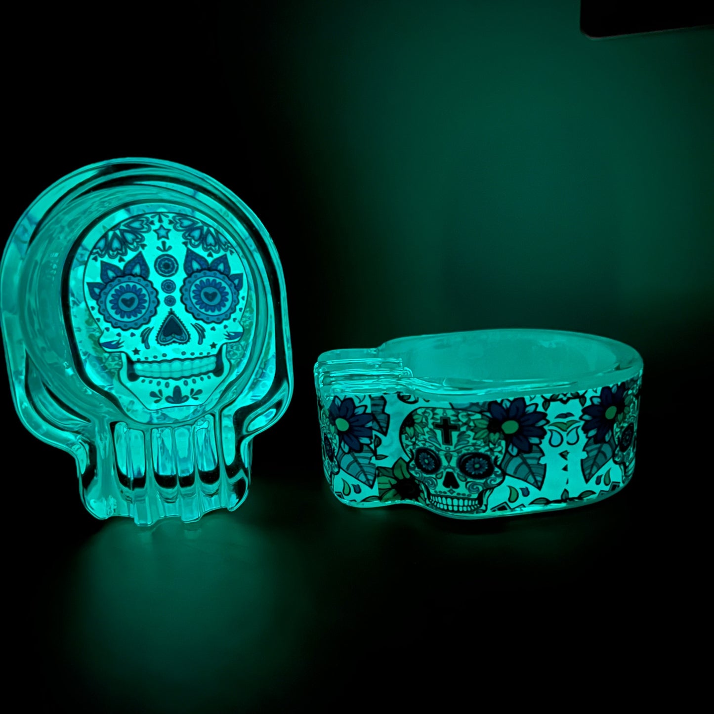 Chongz Glow In The Dark Skull Ashtray