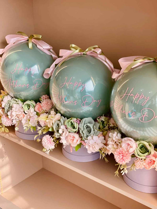 Luxury Personalised Flower Bouquet Balloons Bento Cakes & Cupcakes Gift Set