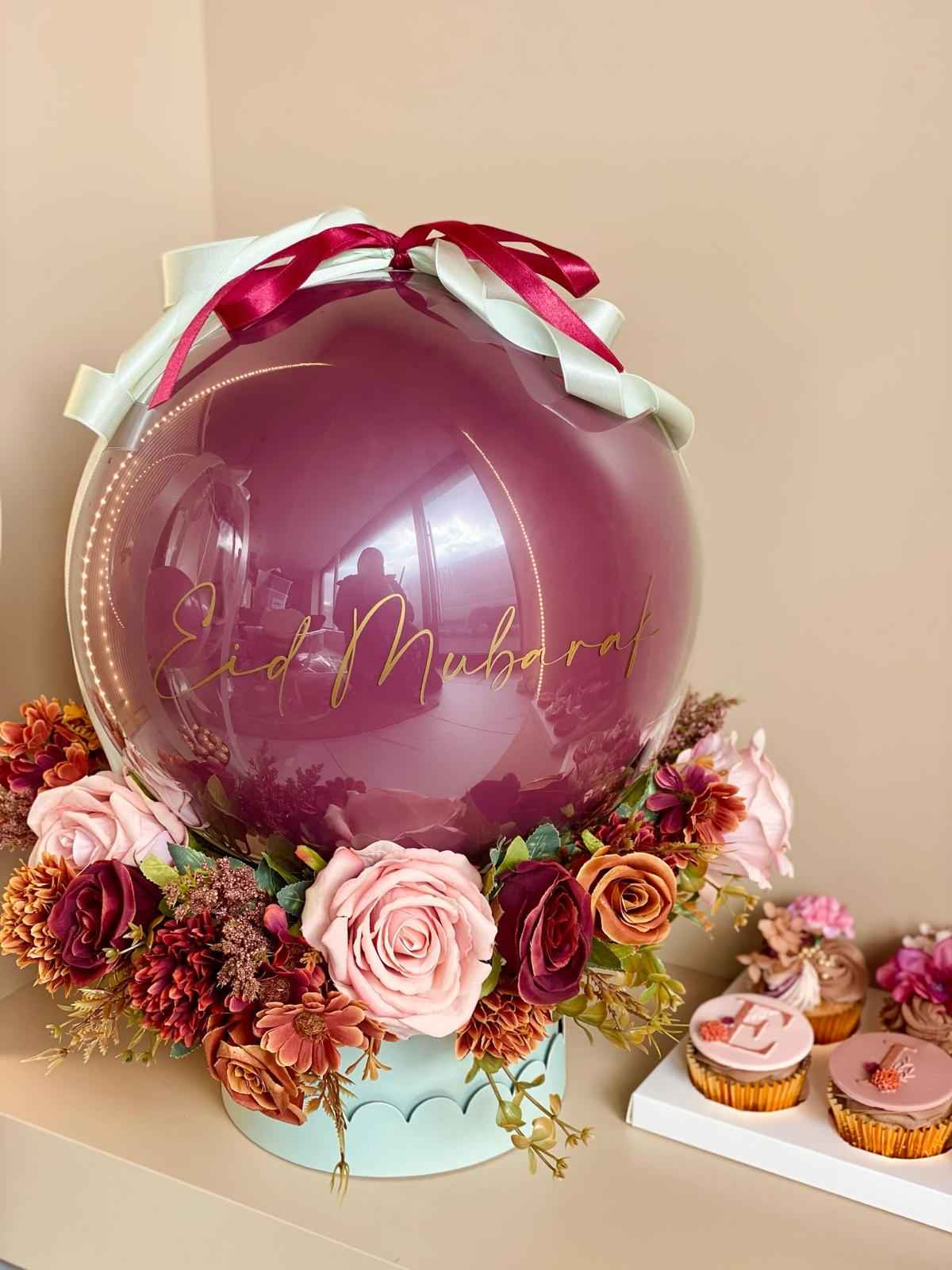 Luxury Personalised Flower Bouquet Balloons Bento Cakes & Cupcakes Gift Set